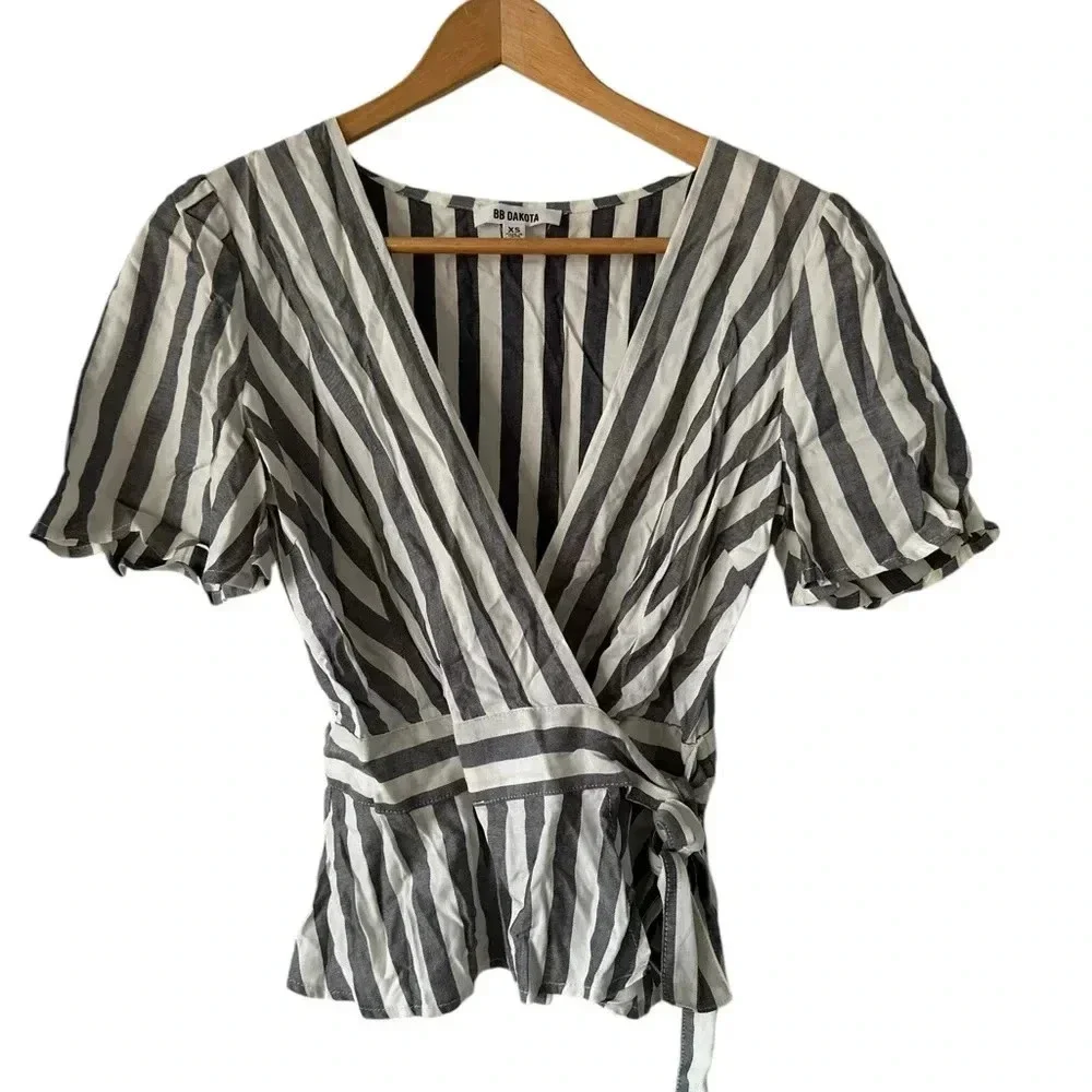 BB DAKOTA Women's Wrappers Delight Stripe Wrap Top